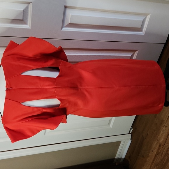 Halston,  Excellent condition,  Women's Dress,  red, ruffled sleeves - Picture 4 of 10